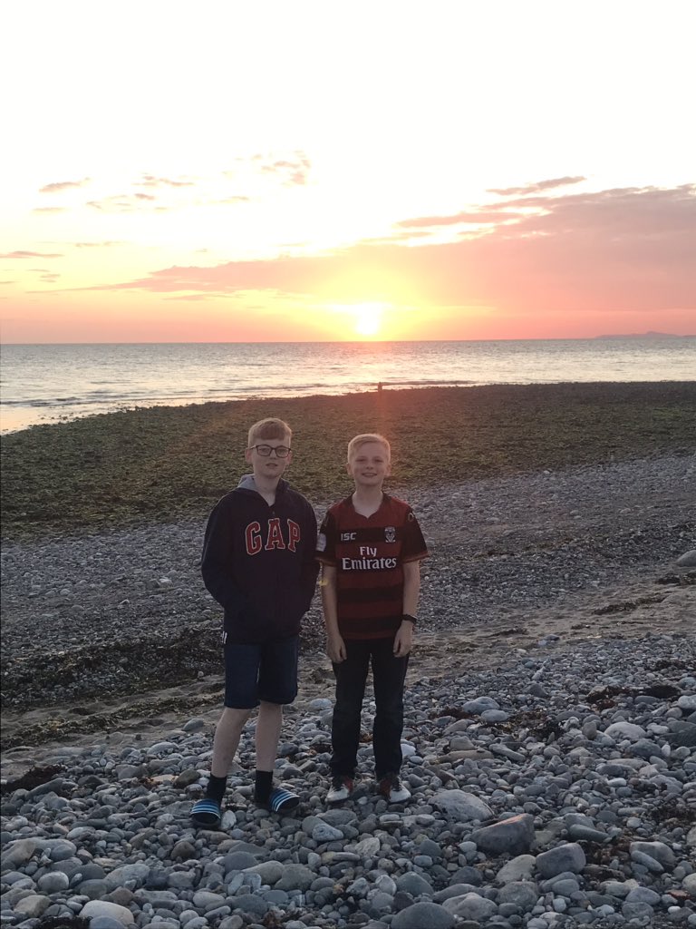 ant_naylor's tweet photo. First night of our caravan holidays. Looking forward to having an excuse to get away and do nothing #caravanholidays #caeclyd #pwhelli https://t.co/gZGykJvT1C