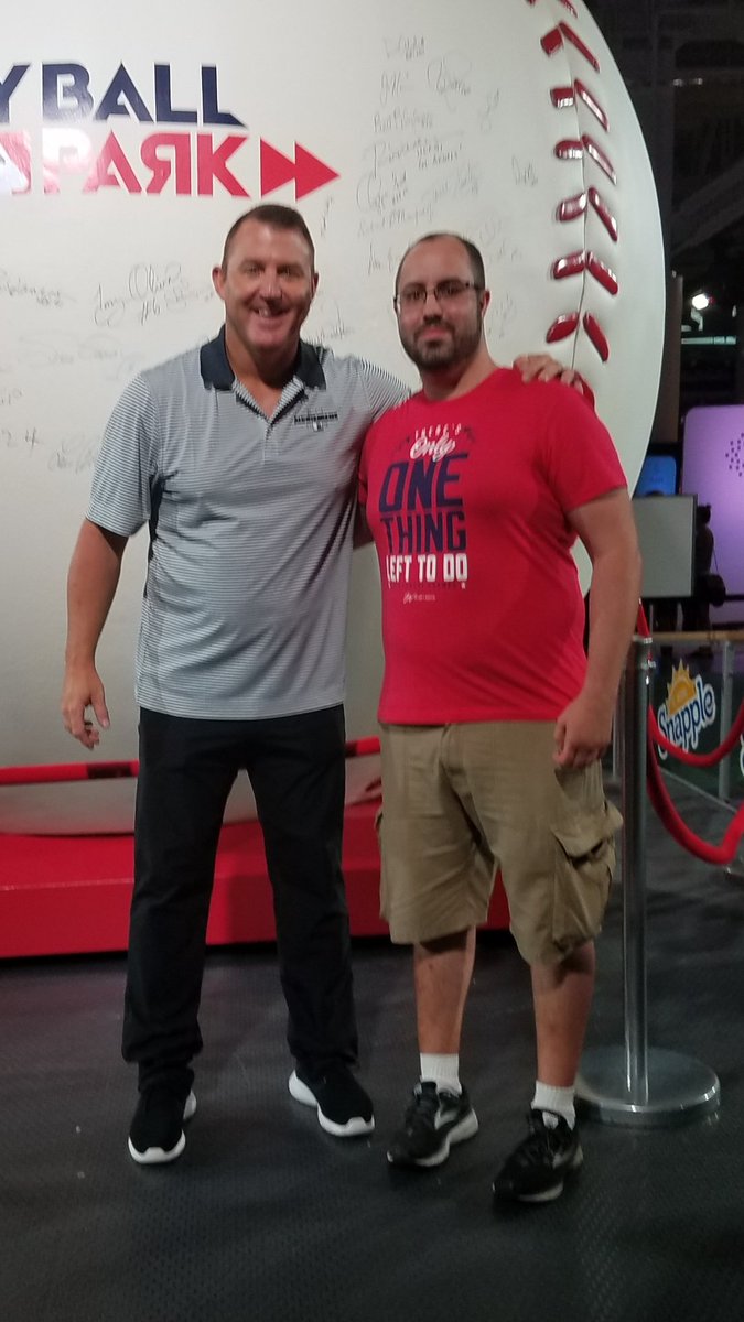 teverette11's tweet photo. Another full circle moment. I got to show my favorite baseball player the photo of me meeting him from when I was young and talk about it with him. A genuinely humble and nice human being #JimThome #AllStarGame #ASG #PLAYBALLPARK @Indians @AllStarGame #ThomeHOF https://t.co/FrRzo03ZTU