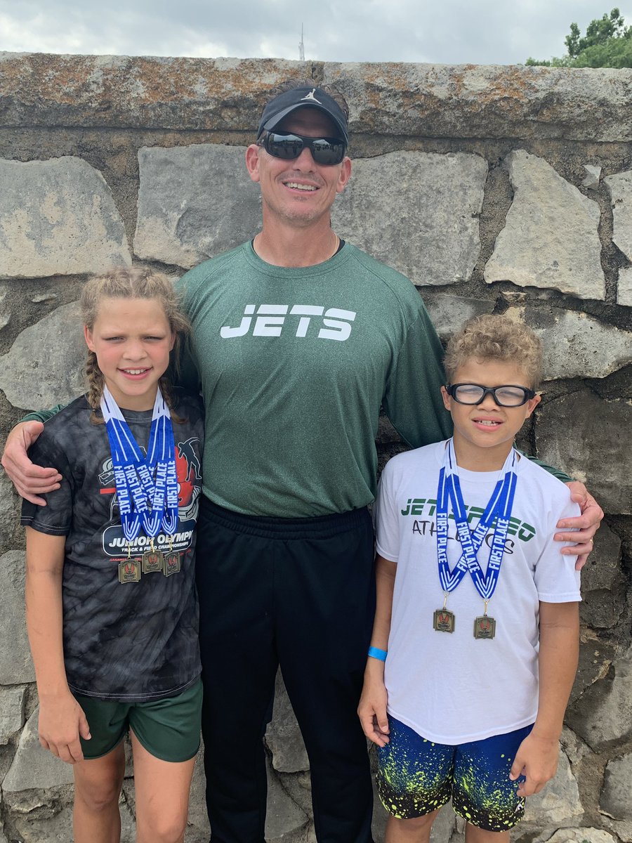 AdrianneBryshya's tweet photo. What a day!!! Proud Momma!
🥇🥇🥇🥇🥇
#USATFRegion9 #JetSpeed #StrongerFasterTogether https://t.co/Mfbh43ezca