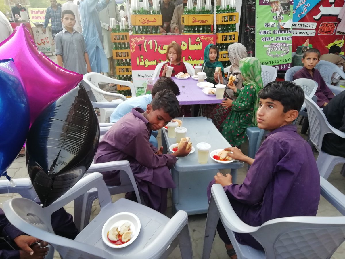 Arzookazmi30's tweet image. Street Children (Out of school Children)
Help Pakistan by teach them some skills and basic education....

#Education
#SkillsLearning
#StreetChildren
#HelpOthers
#SLP
#Vision21
#SupportUs