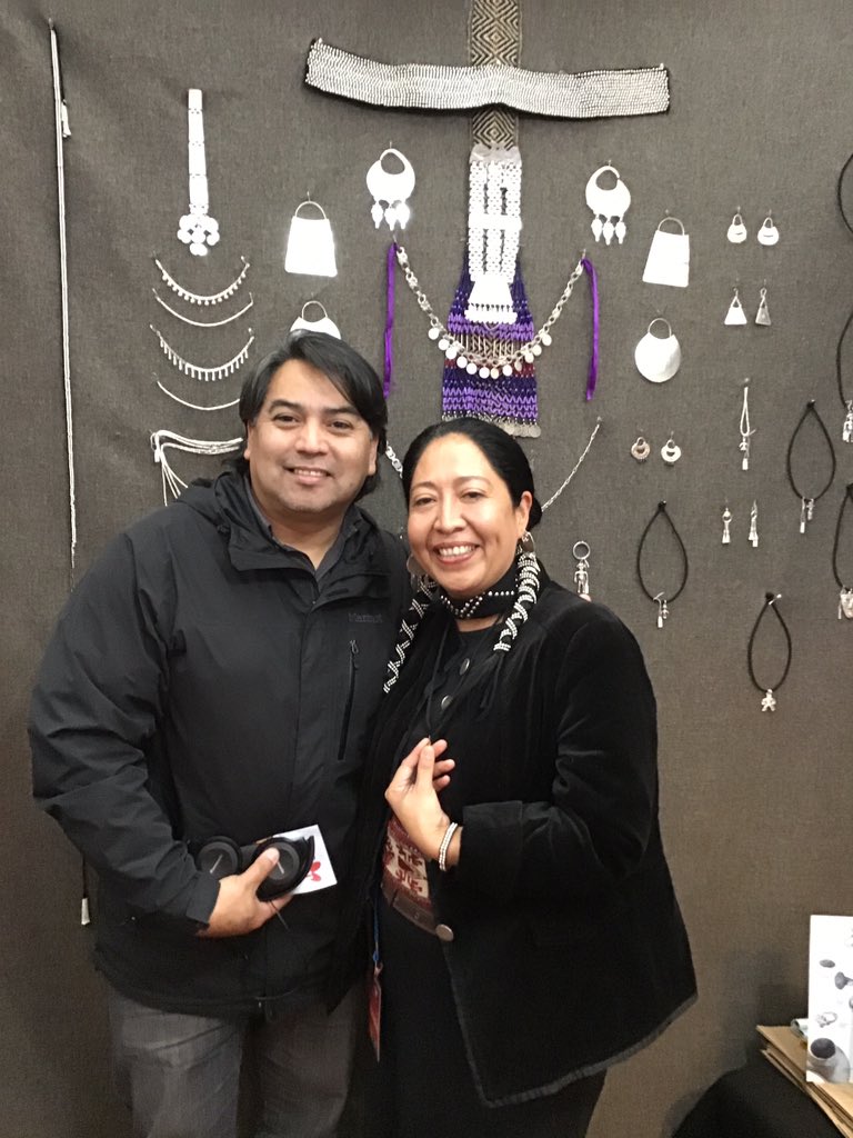 AkuchaPlateria's tweet photo. Fewla/ ahora @pcayuqueo en @SurMujer Chaltumay lamngen por compartir el Newen y el orgullo de ser Mapuche #HSM #afanan #yaya yaya ya 💪🏽💙✊🏽🍃🌈✨🌟 https://t.co/YGvjJnUUXO