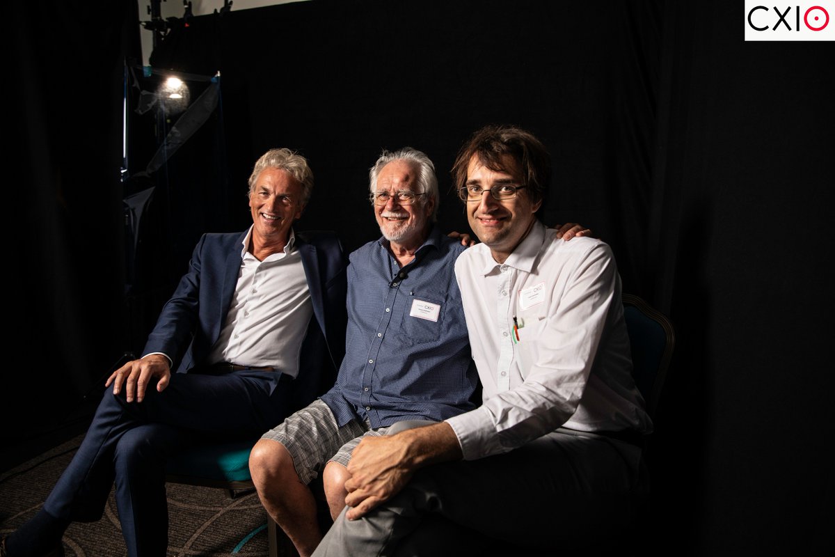 CXIOFoundation's tweet photo. Moment de décontraction avant de tourner une vidéo dans la CXIO Black Box : Dr Olivier #REVOL, MD Pédopsychiatre, Jacques #DUBOCHET, Chercheur et Prix Nobel de chimie, Josef #SCHOVANEC, Philosophe et voyageur polyglotte.

Soirée "Les intelligences multiples" à Lausanne https://t.co/bXRLWpieig