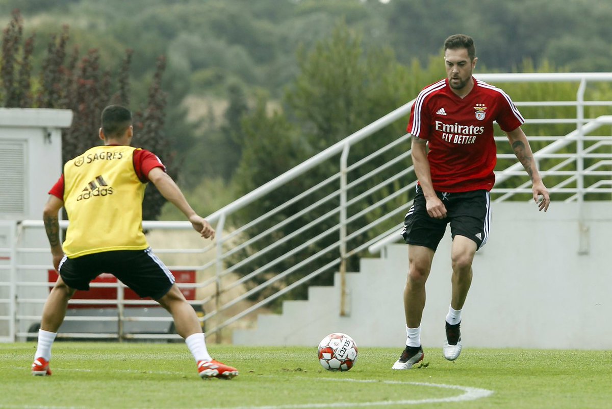 Jardel33's tweet photo. Obrigado pela presença de todos vocês! 🦅 @SLBenfica #TodosContam #PeloBenfica https://t.co/iB4s1EirRk