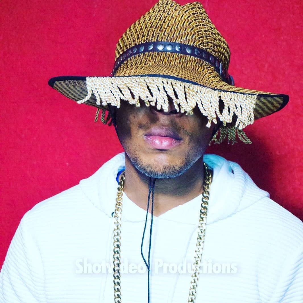 rtadaxgallery's tweet photo. @rtadaxmusic was Born for THIS.  OUR Fashion Hat called Yedeez #me #fashiondesigner #styleblog #design #love #model #fashionlover #RTADAX #fashionblogger #fashionshow #cute #drake #fashion #fashionweek #style #swagg #fashionlife #jewelry #clarks #design #fashion #yedeez #mylook https://t.co/9AkHSxbZJX
