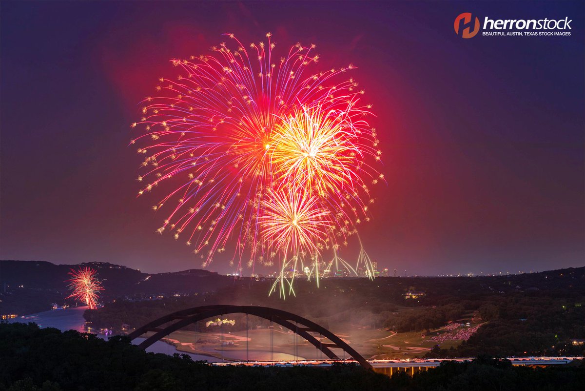 4th of July Fireworks light up the night sky over Lake Austin and the 360 Pennybacker Bridge in Austin, Texas

#fourthofjuly #4thofjuly #july4 #fireworks #360bridge #pennybackerbridge #austinfireworks #photography #austin #independenceday #atx #kxan #kvue #keye #herronstock