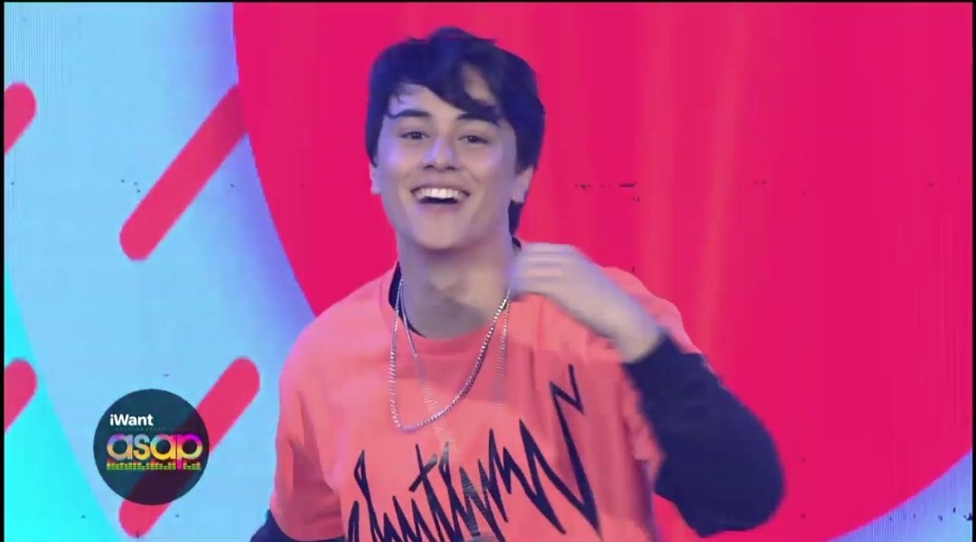 mwtrendsetter's tweet photo. Good job on your opening prod, Dong!

Watch here: https://t.co/85kuOBwsCM

#EdwardXiWantASAP 
CHOWMAchLove ForMayWard

@maymayentrata07 @Barber_Edward_ https://t.co/txa42kj44p