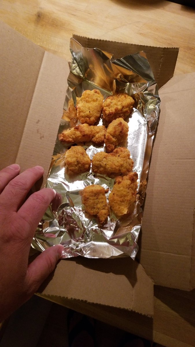 ctower85's tweet image. This is all the chicken you get from @dominos with the chicken bites?