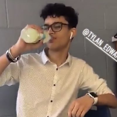 tylan_edwards's tweet photo. #NewProfilePic https://t.co/X3UaDVmSk9