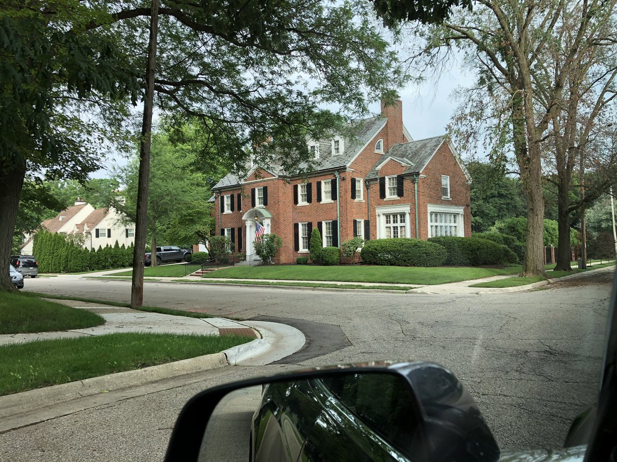 soychicka's tweet image. I forgotten how lovely Janesville &amp;amp; Whitewater are in the early summer... 

Looks like Paul was home &amp;amp; no more capital police barricades out front... but seeing as the last time someone dropped off info about Katie it was of no use, guess it&apos;s okay I forgot my #SMARTech lit 🤓