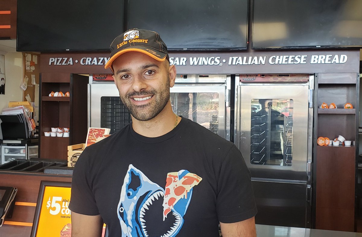 DoualyX's tweet photo. It's 101 degrees in #Ridgecrest, but Judit Murrillo is all smiles, volunteering to make @littlecaesars pizzas to give away w her boss Johnny Baklini. He says pple have been experiencing great distress locally, and he wanted them to smile again. FREE pizzas! #californiaearthquake https://t.co/d30PRG735D