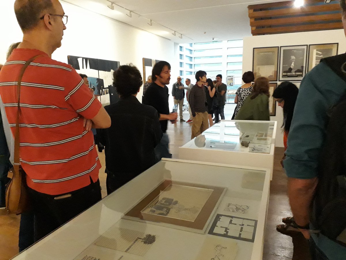 urxencia's tweet photo. Visita guiada polo comisario #XurxoTaxes durante a clausura da expo Nos dominios da urxencia. Agradecemos a súa presencia a todas as persoas que nos acompañaron en @FundLuisSeoane #artecontemporánea #Sisga #ACarón #Galga #NovosFotógrafosCoruñeses #NFC #Gruporzán #Lume #OPatacón https://t.co/kQNi99S2Pq