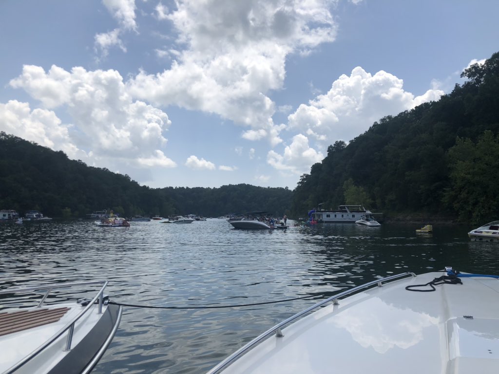 nicoledemetro's tweet photo. Our tan lines will fade away (mainly mine) but these memories are the ones that I’ll remember for a lifetime 💙 https://t.co/aZ5cUyBYY0