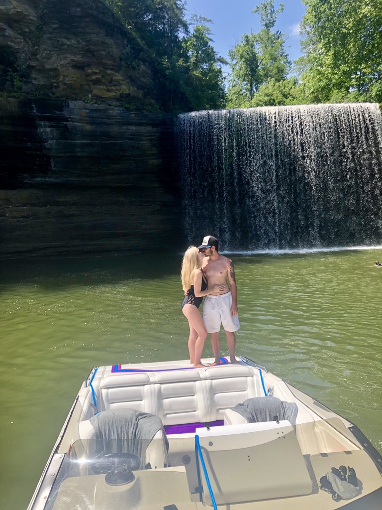 nicoledemetro's tweet photo. Our tan lines will fade away (mainly mine) but these memories are the ones that I’ll remember for a lifetime 💙 https://t.co/aZ5cUyBYY0