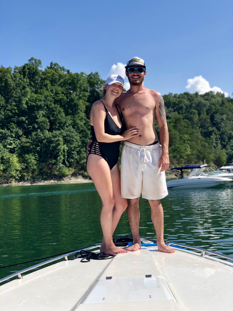 nicoledemetro's tweet photo. Our tan lines will fade away (mainly mine) but these memories are the ones that I’ll remember for a lifetime 💙 https://t.co/aZ5cUyBYY0