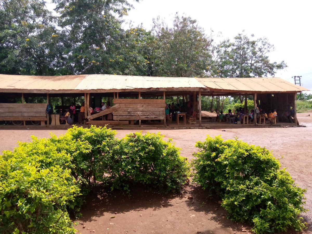 afiagadaafi's tweet photo. @thenanaaba Aww say it again ooo #DropTahtChamber  these kids deserve better https://t.co/TwVbSOedoq