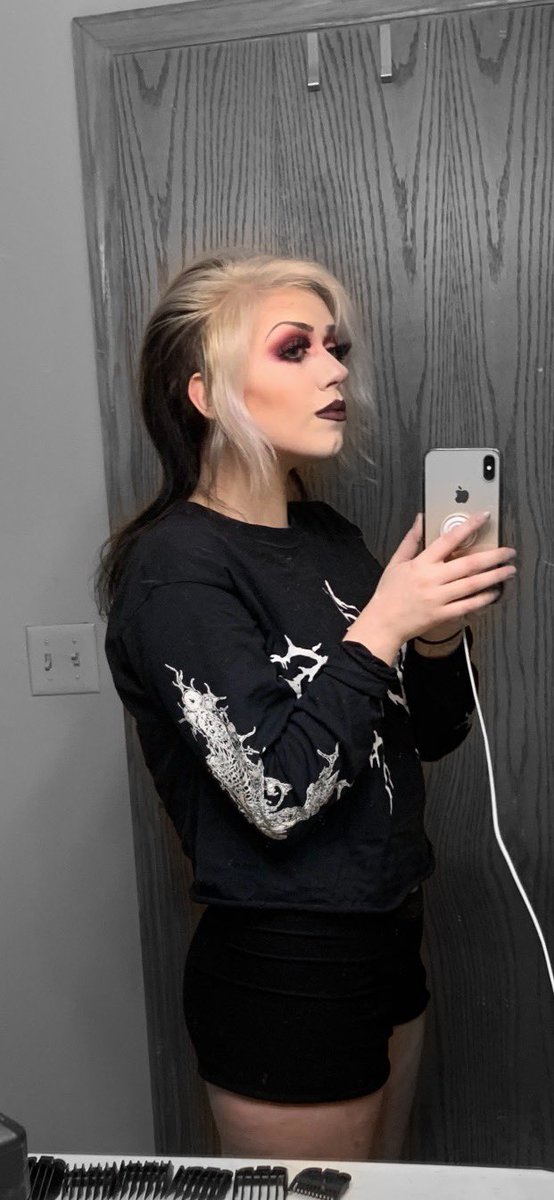 KyrieKoffin's tweet photo. I Have A FUCKING MULLET https://t.co/M7bhzwGtSr