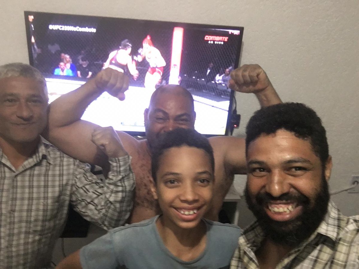 #UFC239noCombate eu é a família.