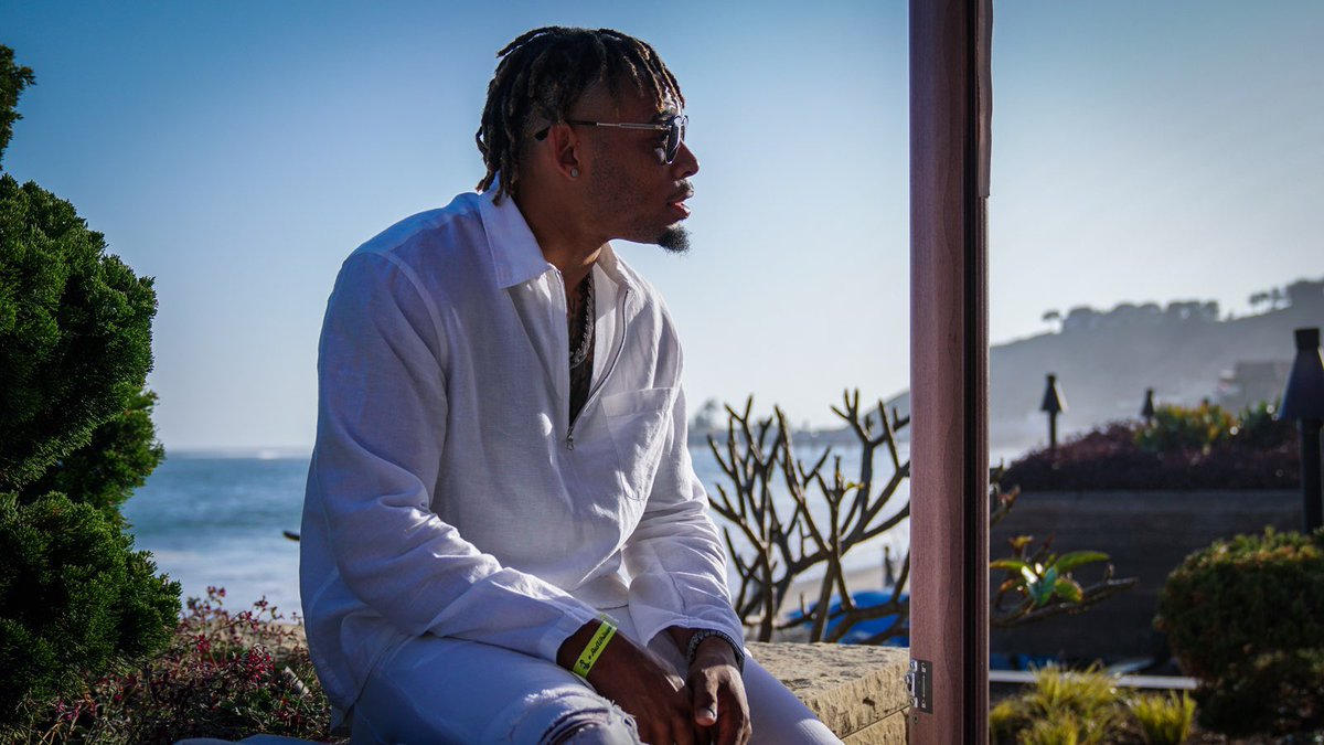 klews_'s tweet image. Squad goals... @CallMeRobG @VonMiller @joehaden23