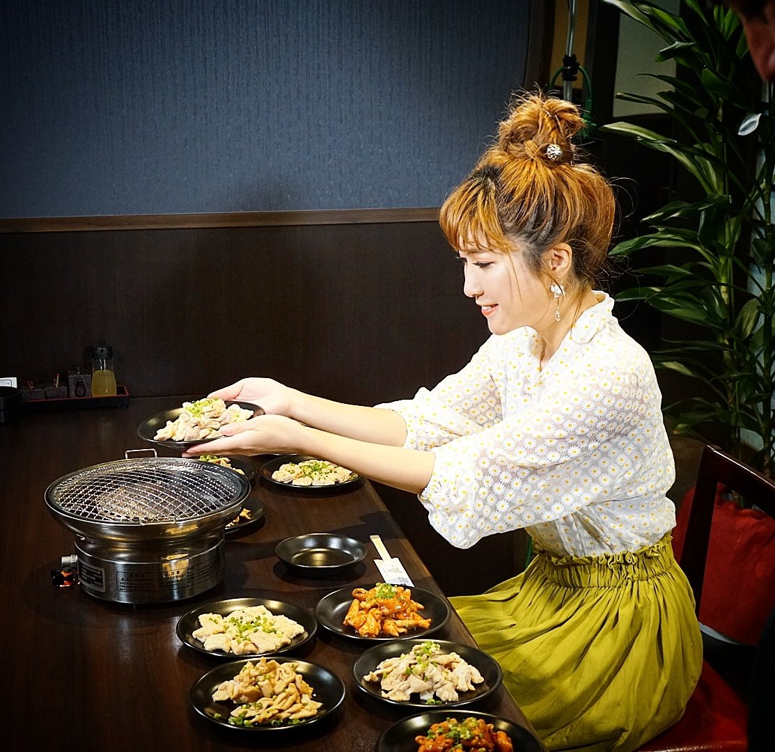 ゆりもり 石関友梨 A Twitter 高校野球県内選手権が開幕しました なんとなんと 試合の合間に流れる 株 オルビス 高崎ホルモン のcmに出演してます ᴗ 頑張って見つけてね