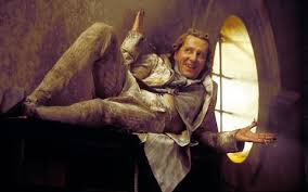 Happy birthday Geoffrey Rush.  He s always great, but he blew my mind in Quills. 