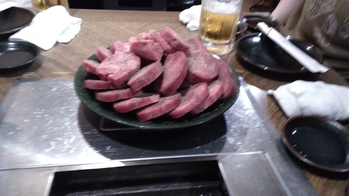 O Xrhsths ａｎｄ Sto Twitter 秋葉原 朱雀門にて 肉の宴ー 厚切り牛タンに ハラミ サーロインは ご飯が進む 最後に重要なメッセージだ 飛び込み入店は絶対無理 必ず予約して 昨日は 負け組が多かった
