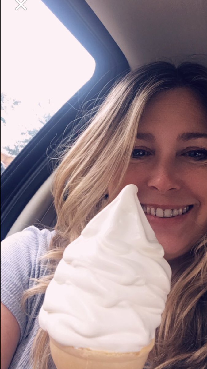 kris_second's tweet photo. Ice cream selfie! @Golbowtweets #GEsummer https://t.co/lObmteeD2e