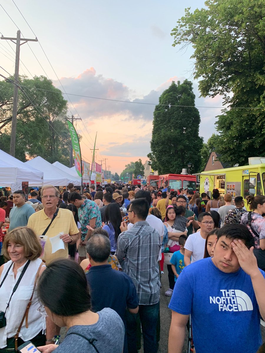BruceCorrie's tweet photo. Everyone is eating or drinking something special ⁦@littlemekong⁩ #CulturalDestinationArea only in ⁦@SaintPaul⁩ https://t.co/6LHrmmxdRh