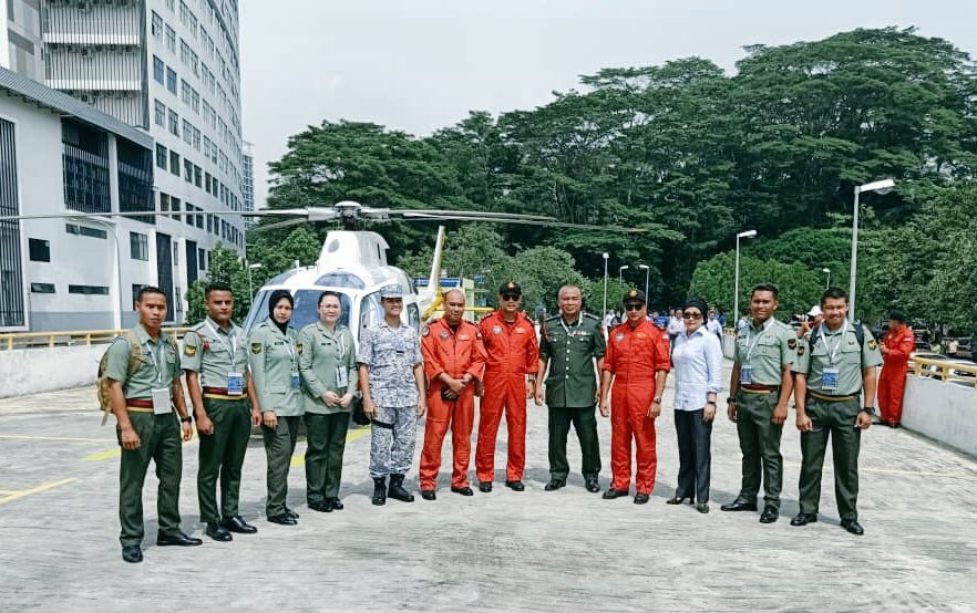 drzakimm's tweet photo. Participation of Malaysian Armed Forces Health Services #PKAT during 5th International Topcom VII 2019 @KKMPutrajaya held at #UiTM campus Selayang.

#Topcom
#Topcom2019
#TopcomMalaysia 2019
#MilitaryMedicine https://t.co/r0pRBhRCVt
