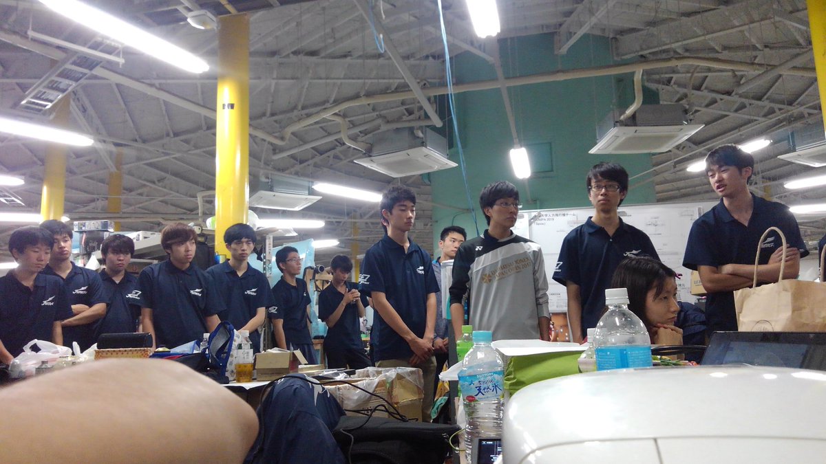 TUMPAbirdman's tweet image. 昨日の14時頃、第15回テストフライトからチームが作業場に帰ってきました！

今回は鳥人間コンテストに向けて最後のテストフライトとなりましたが、まだ改善できる点はありそうですφ(･ω･｀)ﾒﾓﾒﾓ

では、お疲れ様でした！
8日㈪からは押し出し練習が早朝からあります！頑張りましょう！
( *˙0˙*)۶