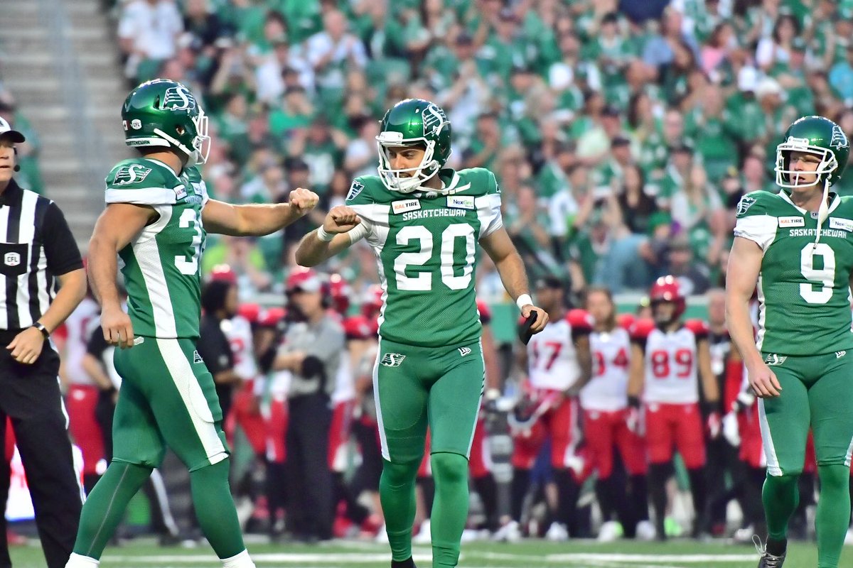 The <a href="/sskroughriders/">Saskatchewan Roughriders</a> are on the board with <a href="/gferraro_10/">Gabriel Ferraro</a>'s first points in the #CFL. ✌️

CGY 9 | SSK 3