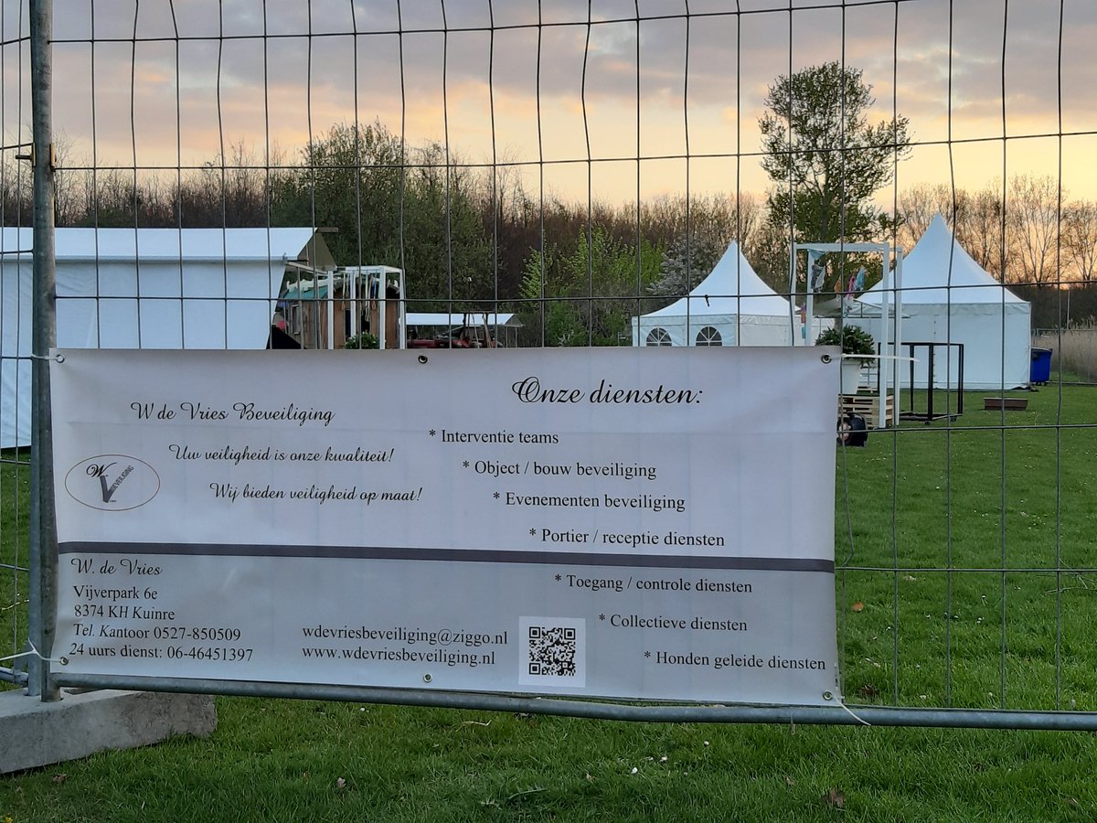 Op zoek naar beveiliging voor u object en/of evenement!?
Neem vrijblijvend contact met ons op, vraag offerte aan.
Of neem een kijkje op onze website
wdevriesbeveiliging.nl