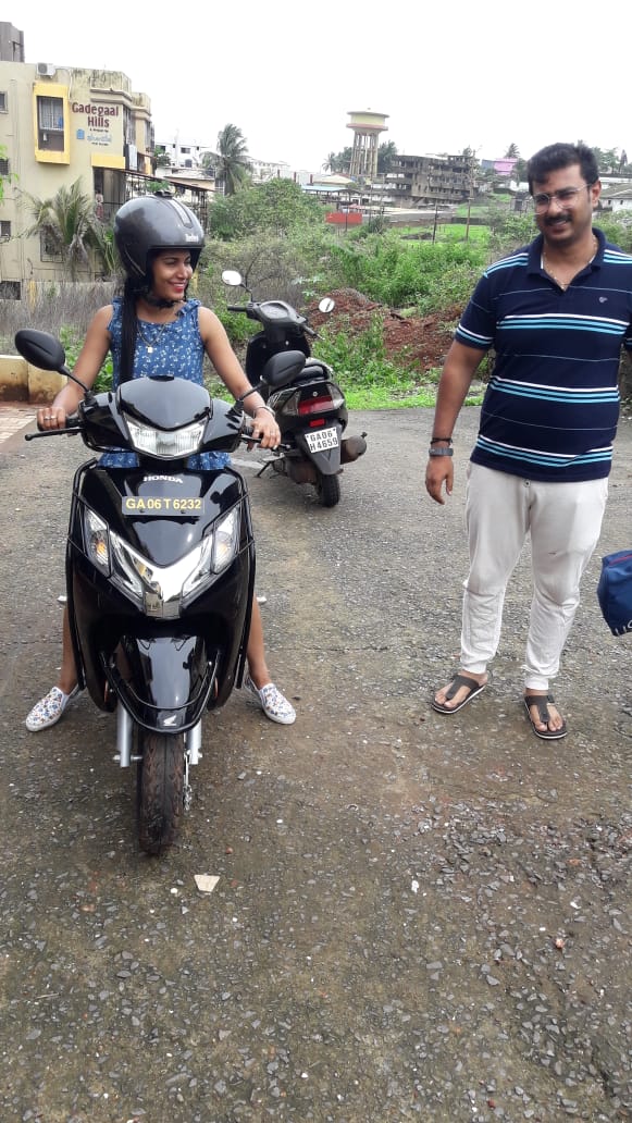 indiabikes's tweet photo. Customers enjoying Goa rains on our bikes. https://t.co/YuR3sOFxHI