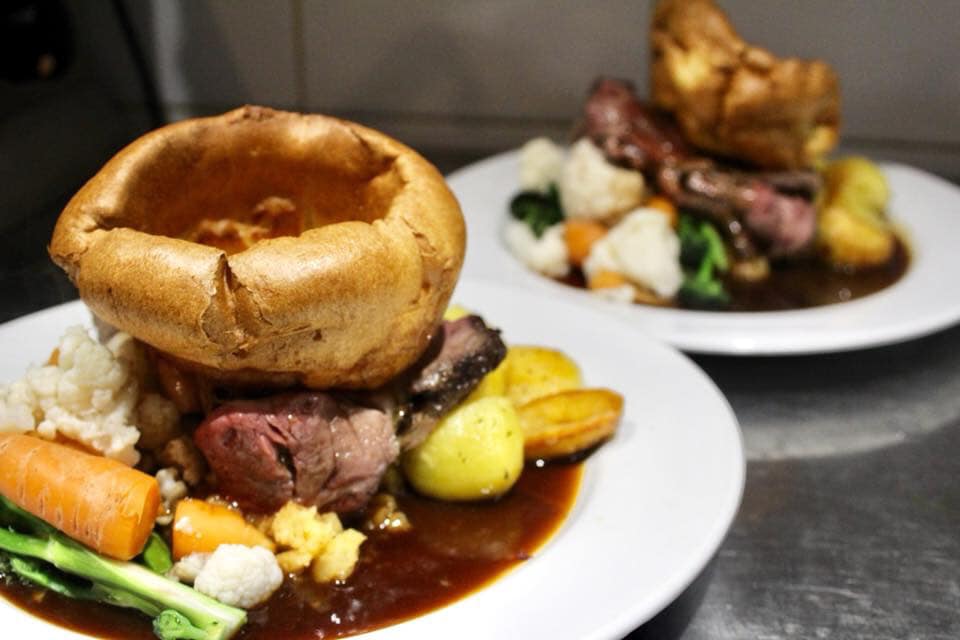 Contact us on 01737 246655 to book your table for Sunday Lunch today, traditional roast dinners served all day ❤️🍽

#sundayfunday #roastburger #theultimateroast #wellhouseinn #roastbeef #porkloin #roastchicken