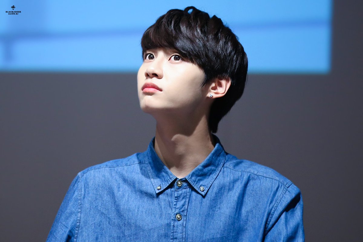 Daily_JinHyuk's tweet photo. 160910 팬사인회&amp;1주년 기념 #이진혁 https://t.co/1pxgsGj5Zd