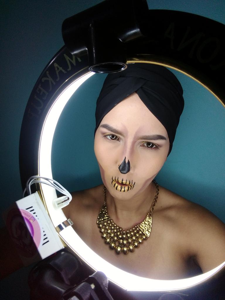 FaraonaMakeup's tweet photo. Princesa Calavera #makeup #peru #sabado #SabadoDeGanarSeguidores #faraonamakeup #calavera #princesa #trujilloperu #trujillo #peru https://t.co/9r1IkRubRt