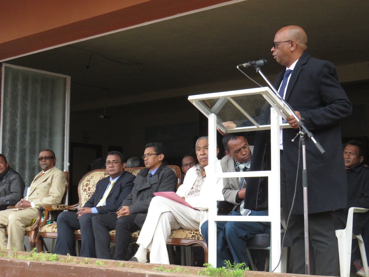 MATP_GOV_MG's tweet image. MAHTP - Projet ARSF - Distribution de Certificats Fonciers

Dans le cadre du contrat programme du MAHTP 263 Certificats Fonciers ont été distribués à Arivonimamo le vendredi 05 juillet 2019, par le biais du projet ARSF, financé par l&apos;@AFD_France,
#MATHP #CertificatsFonciers