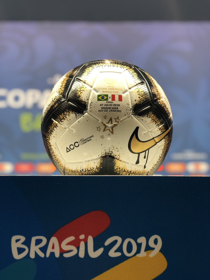 SportStuff24's tweet photo. ⚽ | الكرة الخاصة لـ نهائي كوبا أمريكا 2019
#CopaAmeric. https://t.co/Mb5xdsmnXk