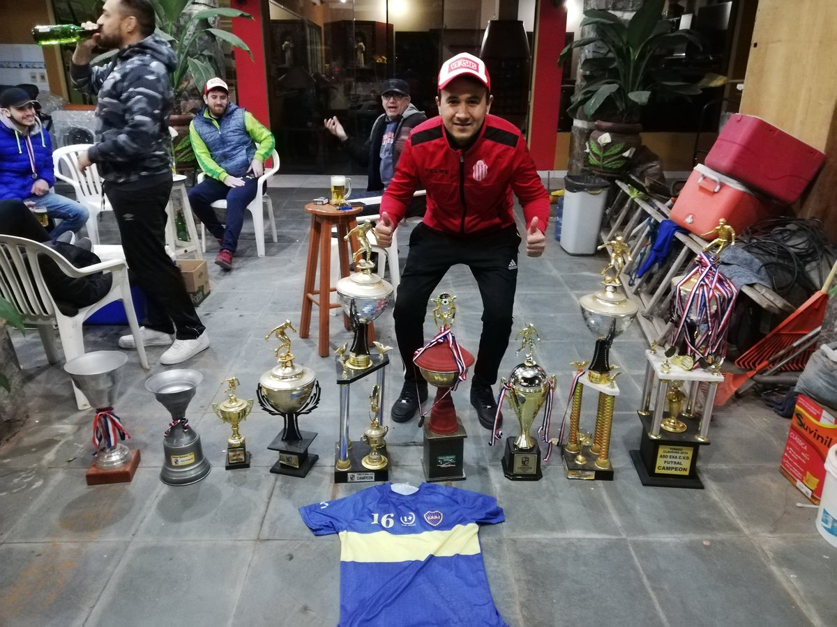 SBoca06's tweet photo. Todo a la normalidad 😌. El más ganador del ExaCVD se queda con uno más. Hexacampeón 🏆🏆🏆🏆🏆🏆.
Perdón ya no entran las copas en la foto 😁 https://t.co/G2QaOStT2y