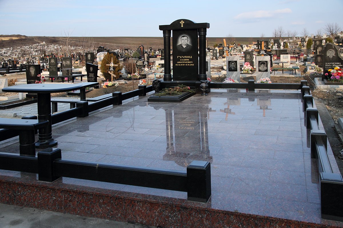 kras_pamyatnik's tweet image. Производство доставка и установка памятников, цоколей и мемориалов,  граверные и художественные работы, благоустройство захоронений. Нам  важно, чтобы наши заказчики оставались довольны сотрудничеством с нашей  гранитной мастерской.
#памятники #мемориалы #красногорск #нахабино