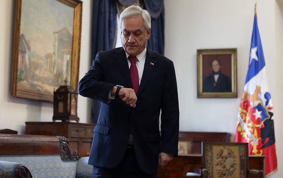 mortizherrera's tweet photo. 🔘Piñera veta ingreso a Chile de un centenar de chavistas

🔸El gobierno detalló que se prohibirá el ingreso al país a un centenar de personas

🔸"Están directamente ligadas con el chavismo en Venezuela y con los crímenes que esta dictadura ha cometido", explicó @sebastianpinera https://t.co/PlWZHXaGQJ