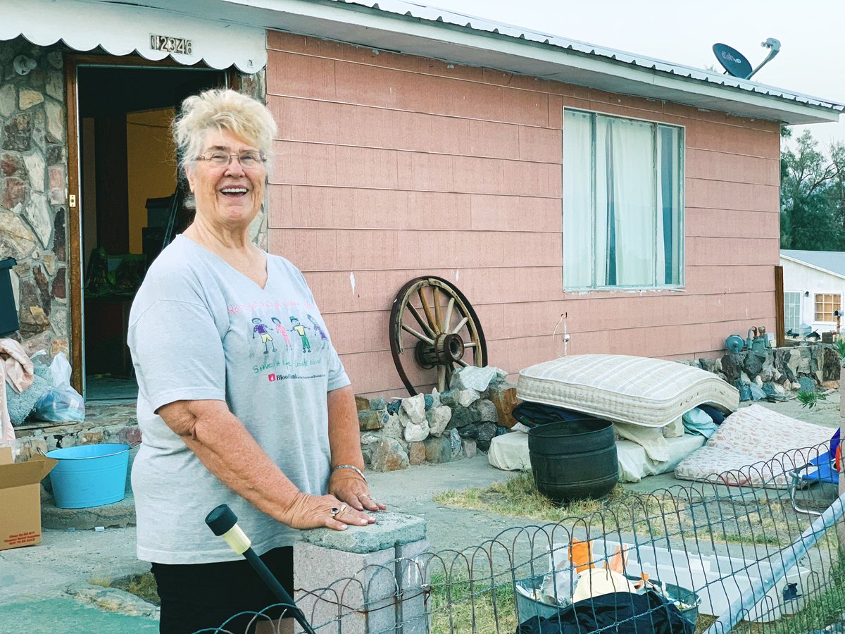 AnandaRochita's tweet photo. This is Anna Sue Eldridge and she’s sleeping outside her home because it’s not safe due to the earthquakes. There are cracks all around her home. It’s a home her father built in 1961. #latenewstonight @ABC10 https://t.co/RhPTHcAOXG
