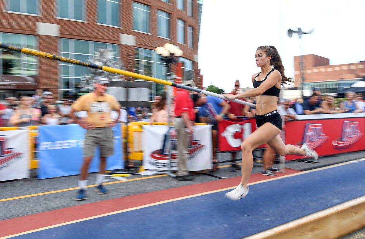 bartboat's tweet photo. Another great #LibertyBridgeJumpOff featuring #yeahthatgreenville own @sandicheekspv Check out my gallery at https://t.co/Qg9shVRMzj https://t.co/86irEB9FHO