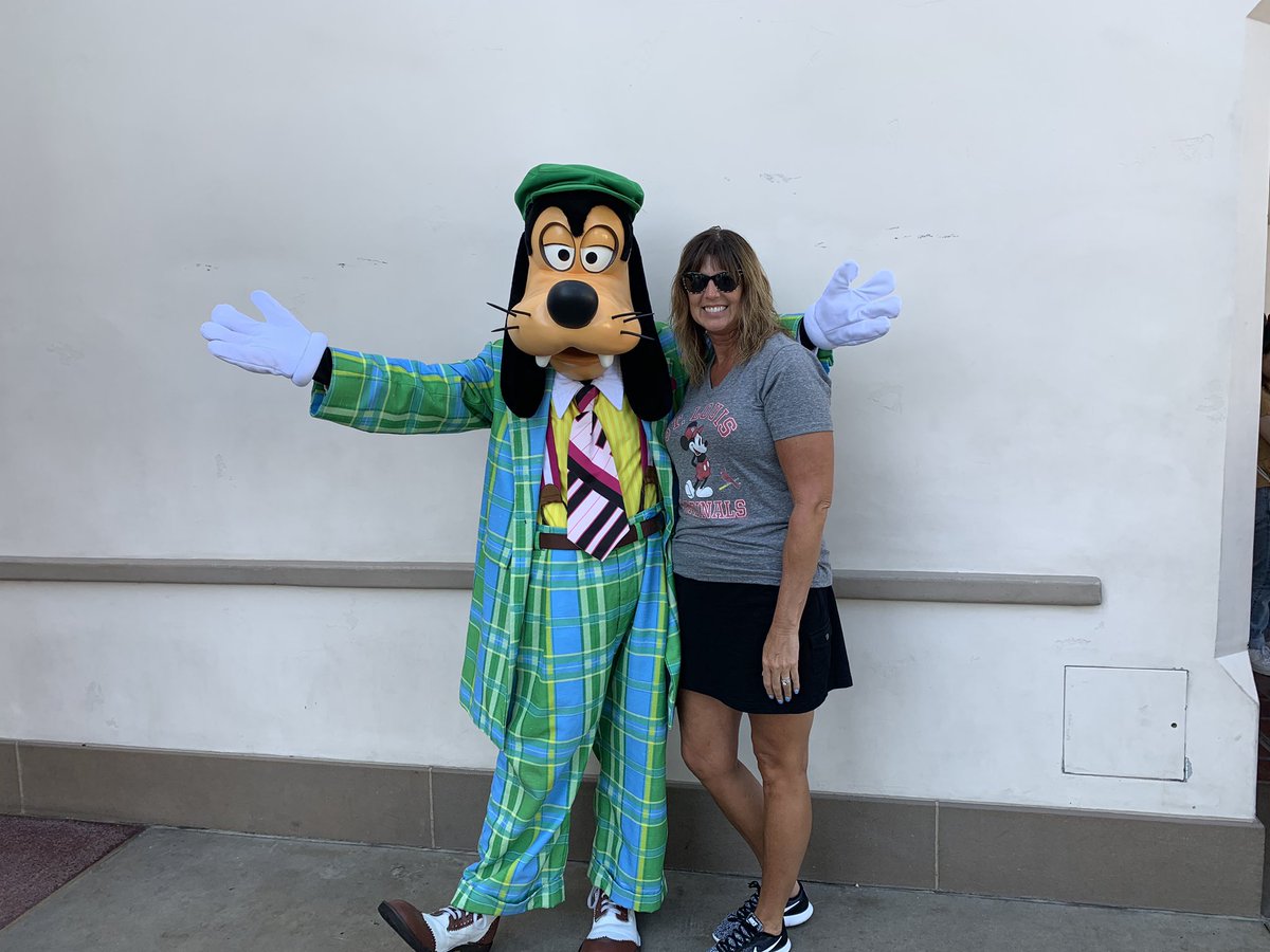 KaranEsch's tweet image. San Diego, Anaheim, Seattle, and San Francisco all made a great retirement trip! Back home for a bit to settle into my new normal, but I’m not going to stay still for long! #FunStuffToDo #LiveLife #Smile #MakeItHappen