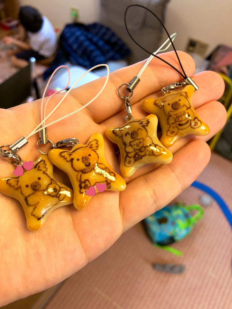 nintoc's tweet photo. ついに完成したコアラのマーチ。子どもたちにプレゼントしたら大喜び😄 #樹脂粘土 https://t.co/x1ao3t2h4u