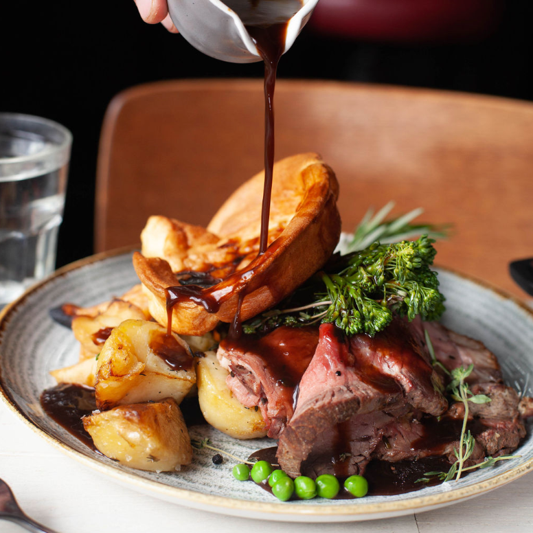 tap_tavern's tweet photo. Check out our new mouthwatering Sunday roast! Our delicious Aberdeen Angus beef is sourced from our friends at @hgwalter and the striploin cut is roasted to tenderness perfection.

Come down and enjoy the new roast on the block. 🍴 https://t.co/AfM826KakR