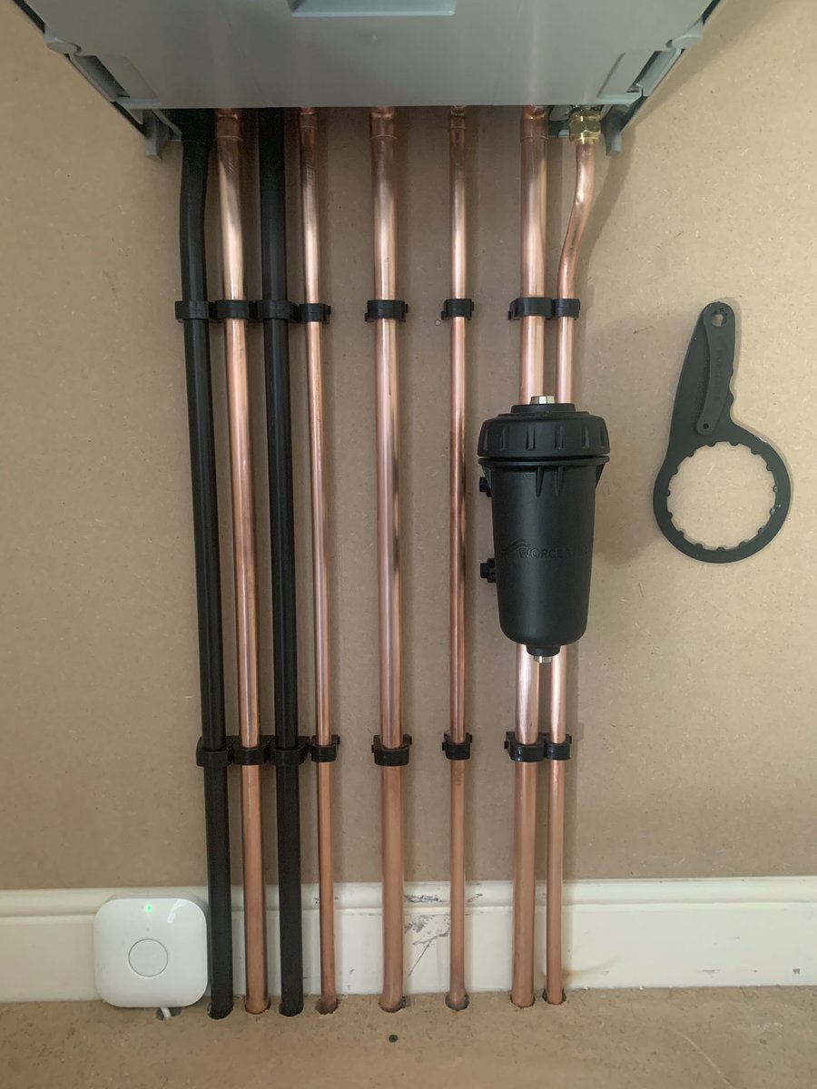 PlumWigan's tweet photo. First of the new @WorcesterBosch range fitted by the team!
Think we can all agree it looks the dogs b****s. 😍 
@WhichTraders @UKTalon @GasManGod @Installermag https://t.co/ZPhRKb9rWP