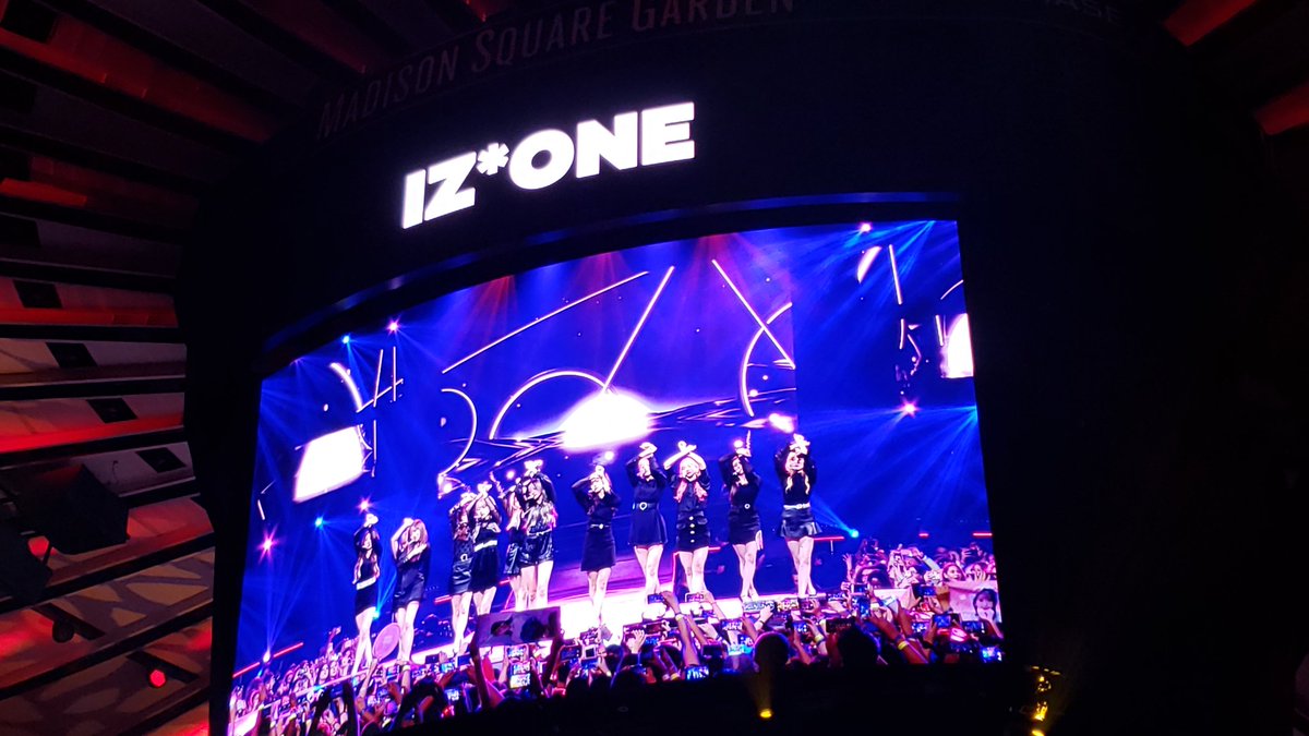 kkrazy22's tweet photo. #IZONE #KCON19NY https://t.co/YGmoGROsLw