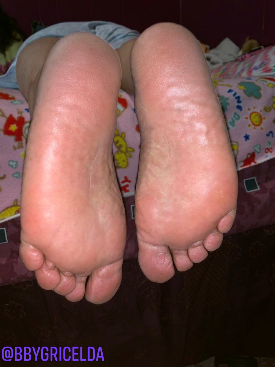bbygricelda1's tweet photo. featuring some of my moms #feet. do you like? want more? DM for custom!! 💅
~~
@rt_feet @rtfindom @FootParadiseRT #footparadise #feetdom #feetdomme #footfetishcommunity #momfeet #wrinkledfeet #feetsole #solecommunity #momfeet #maturefeet #smallfeet #feet #feetpictures #feetvideo https://t.co/SQjQTGNmfe