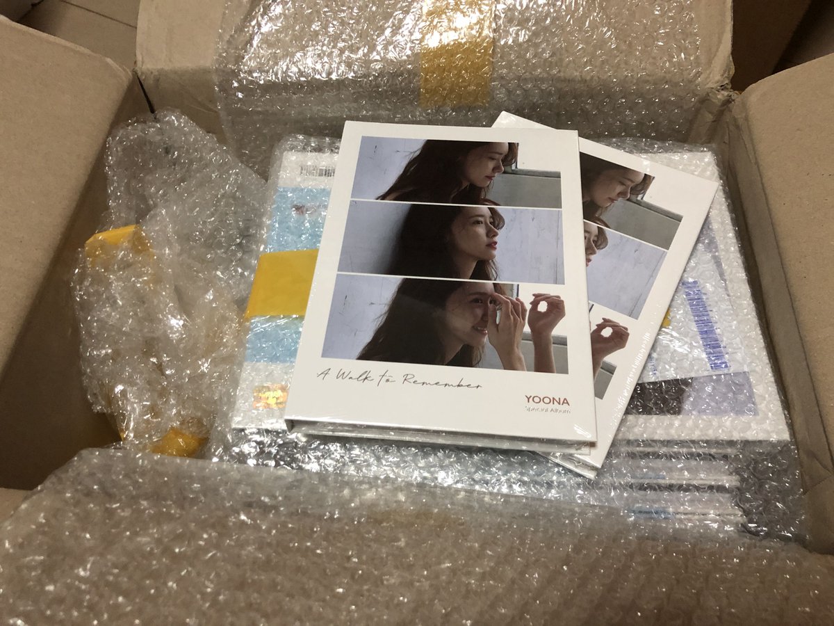 GGGoods's tweet image. Yoona's Special Album "A Walk To Remember" w/ Unfolded Poster now available in stock and up for sale at girlsgenerationgoods.ecwid.com/Yoonas-Special…!