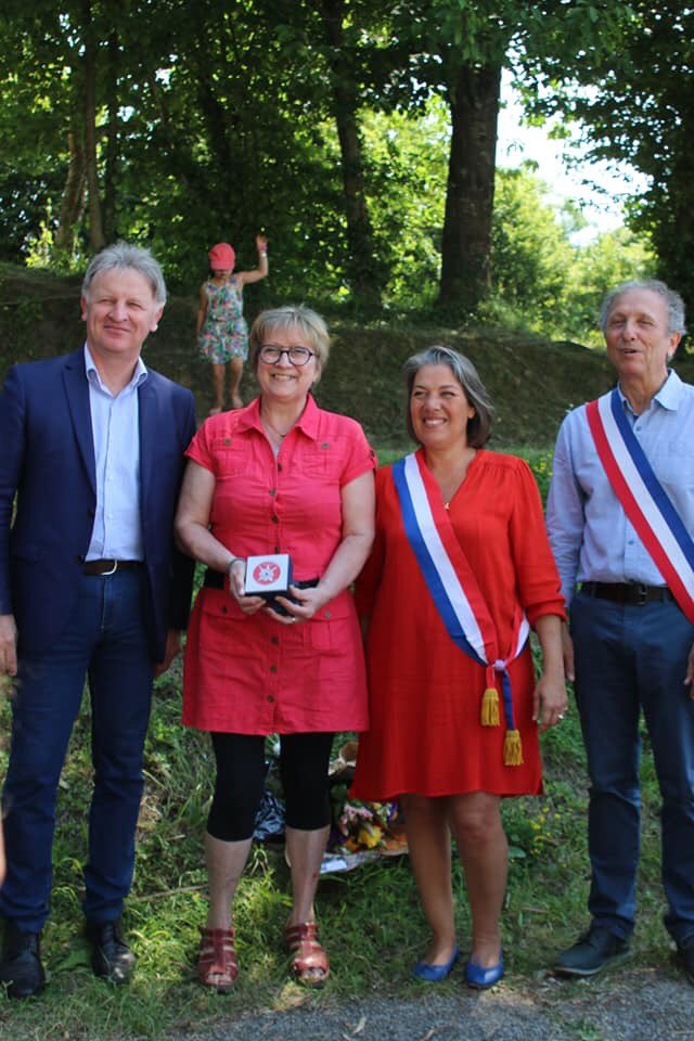SoniadlpCaen's tweet photo. #CoutonneLaMeurdrac @CalvadosDep lorsque par bonheur on vit ces moments gais et amicaux de partage dans les communes, on comprend et ressent ce qui fait l’esprit et le charme  de nos territoires ... #MaCommune https://t.co/F2qThY000e